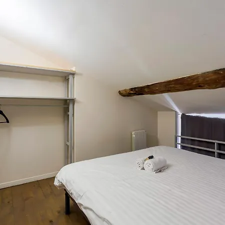 Valmy Mezzanine Apartment *