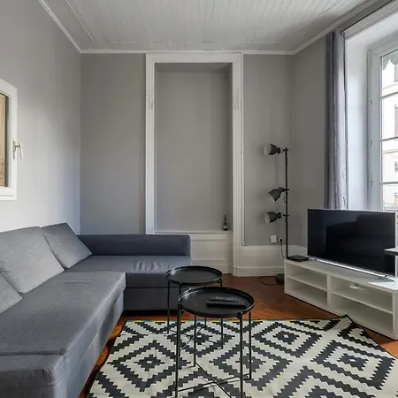 Valmy Mezzanine Apartment