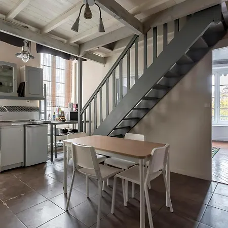 Valmy Mezzanine Apartment *